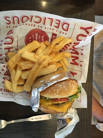 Red Robin America's Gourmet Burgers and Spirits