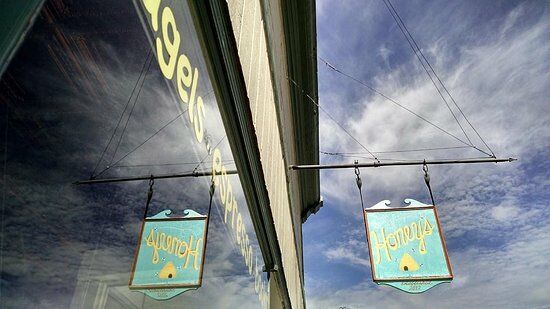 Honey's Cafe